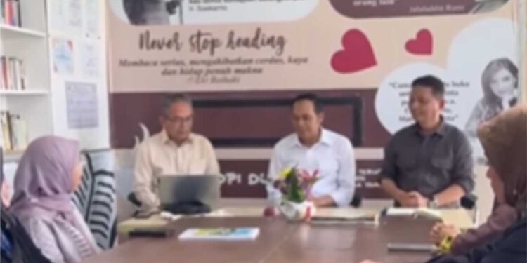 Kunjungan Walikota Cimahi ke Smart Library Garden