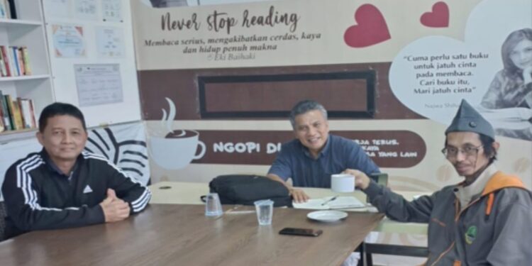 Ngopi dan Bincang Literasi: “Tumpukan Terakhir, Suara dari Leuwigajah”