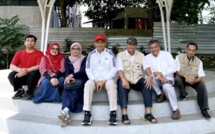 Membaca “Tanah Sunda” di Usia 80 Tahun Indonesia Lewat Puisi Ayip ...